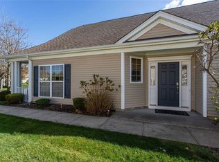 6 Philips Ct, Mount Sinai, NY 11766
