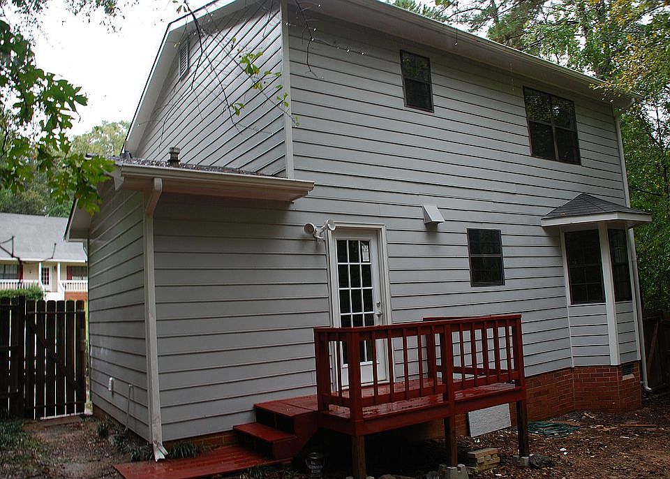 Back (Sits on 1 acre)