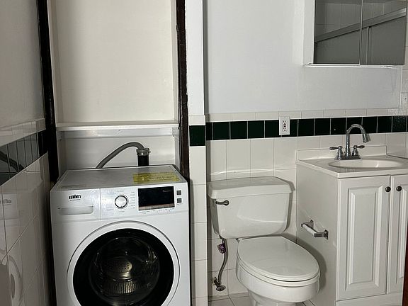 4th image of 6454 Booth St APT 1D