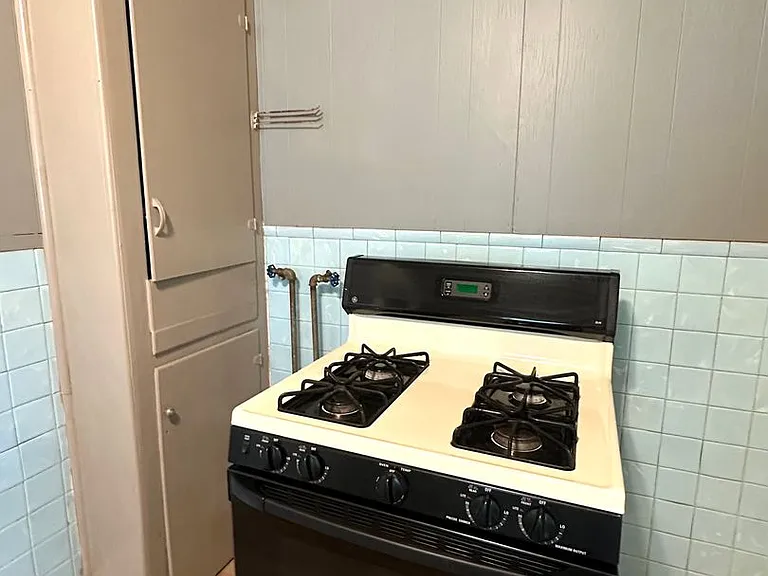 2632 W Lincoln St — Photo 8