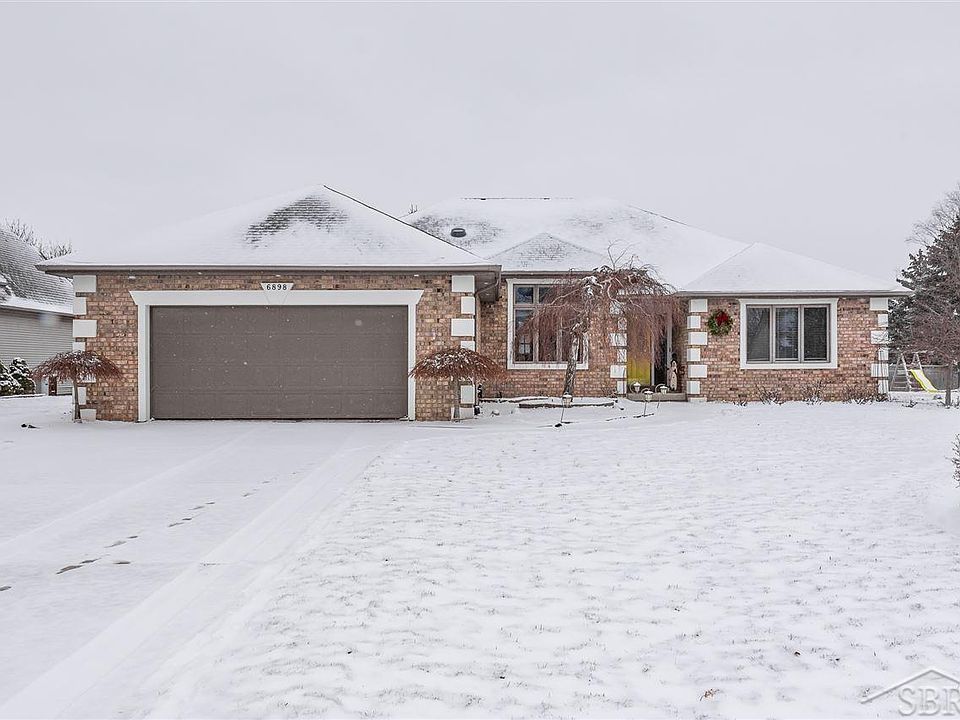 1st image of 6898 N Green Meadow Dr