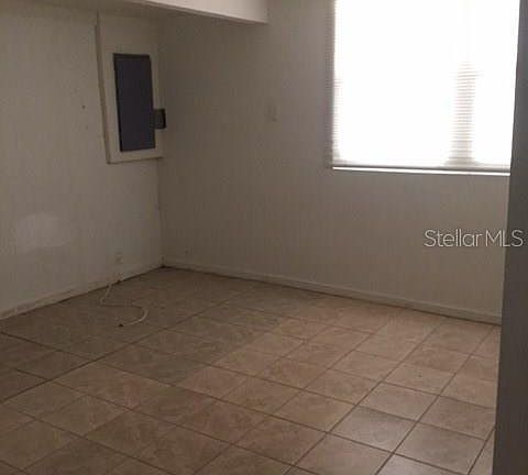 5th image of 1585 Ewing Ave