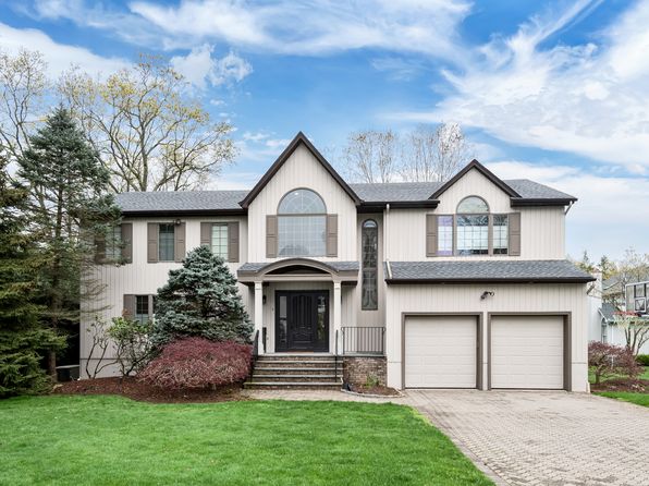 55 Auryansen Ct