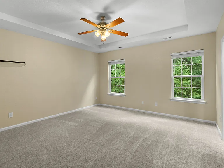 729 Creekwood Dr — Photo 15