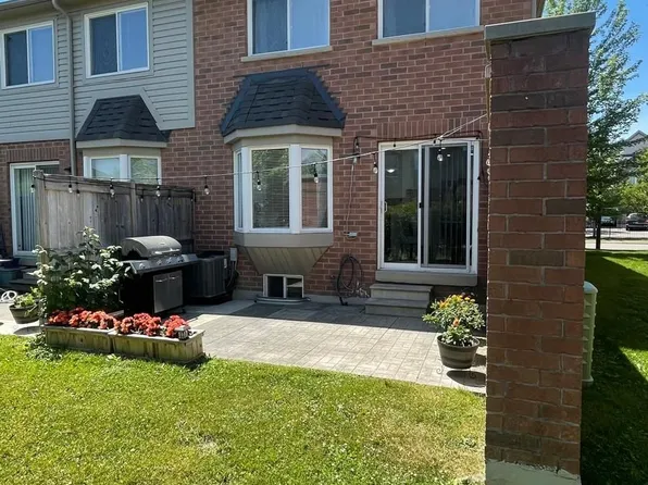5255 Palmetto Pl Unit 11, Mississauga, ON L5M 0H2