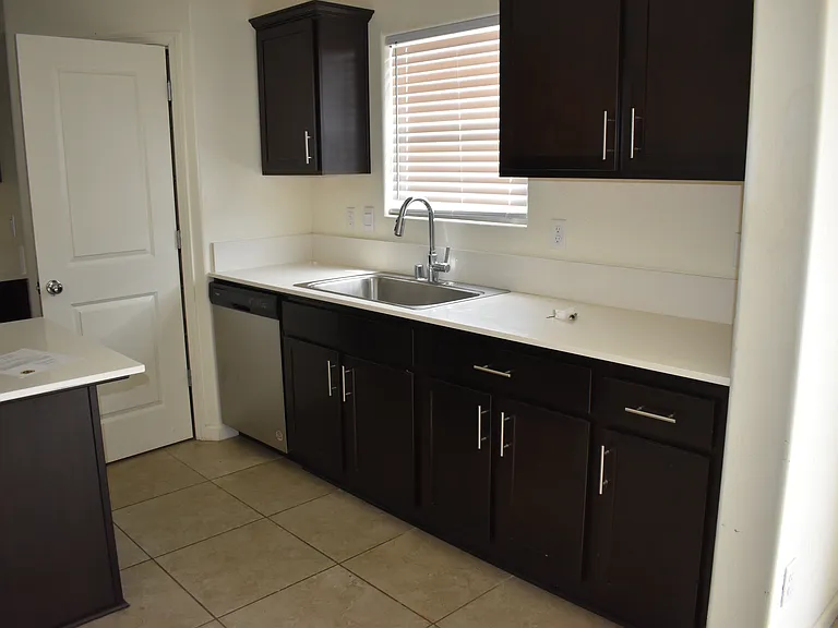 4508 Lindsey Ln — Photo 11