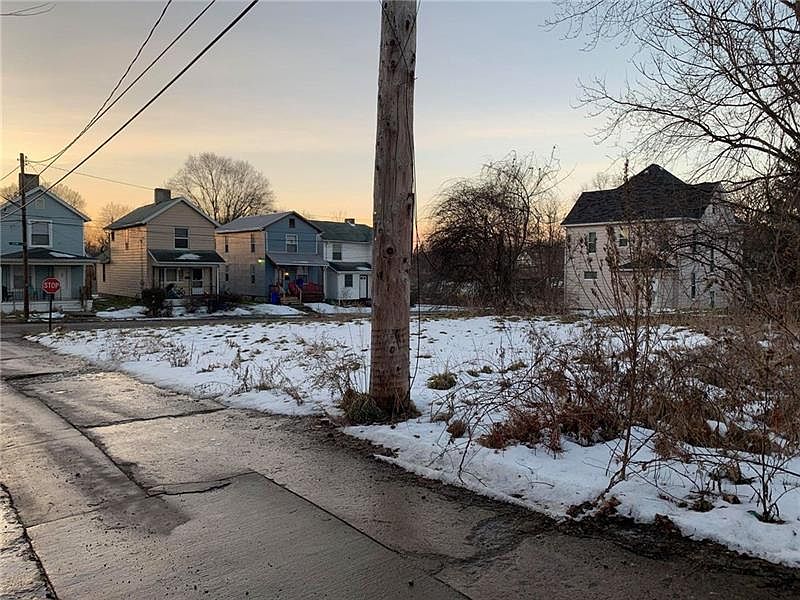 2nd image of 135 Mills Way