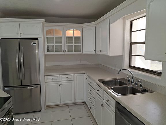 5th image of 2028 Sabal Palm Dr