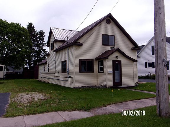 2nd image of 717 Oak St