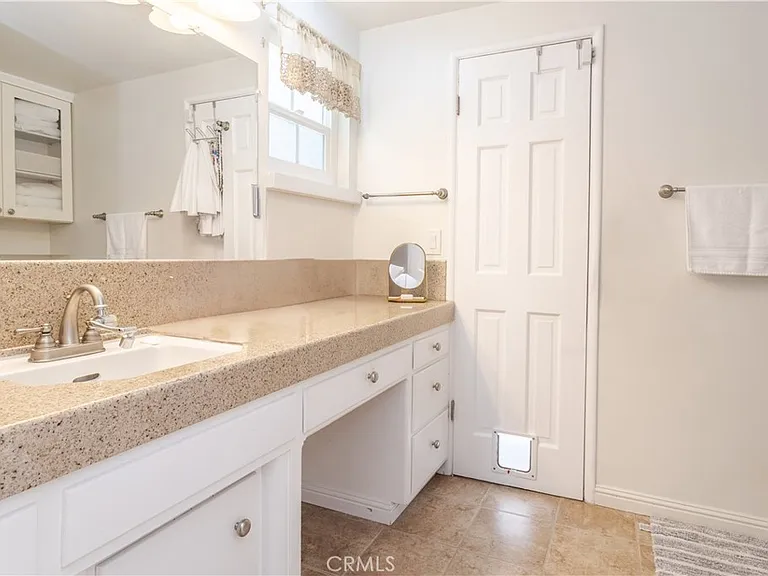 19308 Lemarsh St — Photo 27