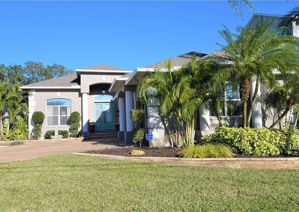 1st image of 717 Shore Dr E