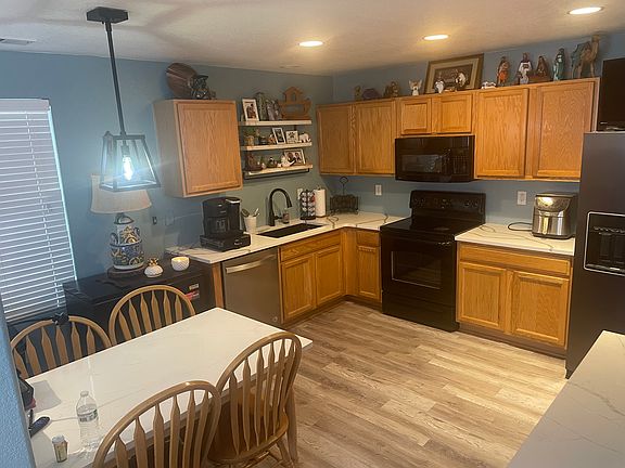 5th image of 1045 E 78th Pl