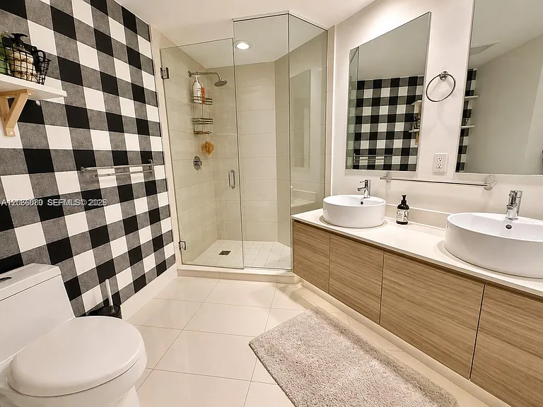 121 NE 34th St #1916 — Photo 5
