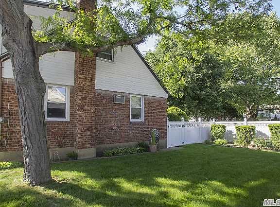 4th image of 127 Sperry Blvd