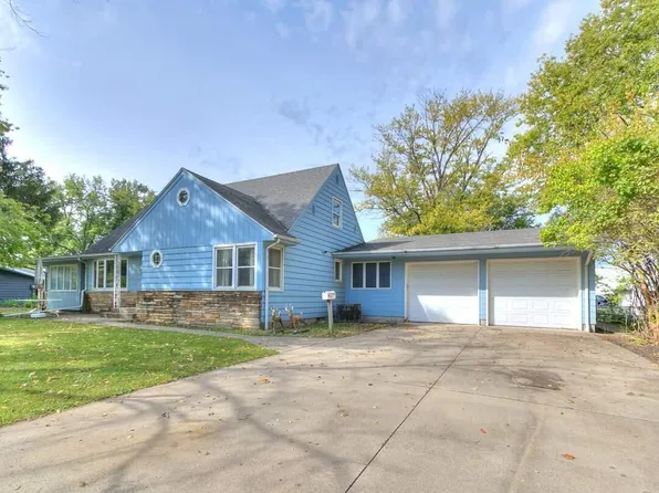 3017 Grove Ave, Ames, IA 50010