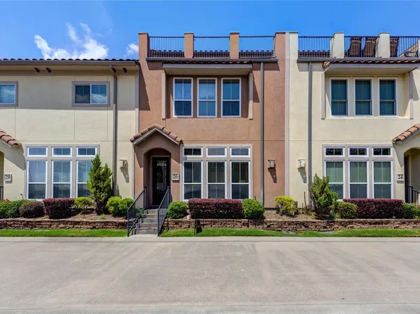 26 W Oaks Dr, Houston, TX 77058