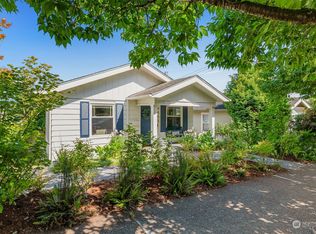 4452 39th Ave SW, Seattle, WA 98116