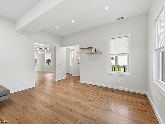 5th image of 3538 Storer Ave