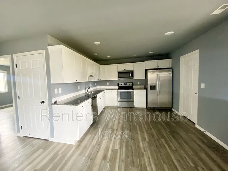217 E Front St #B — Photo 3