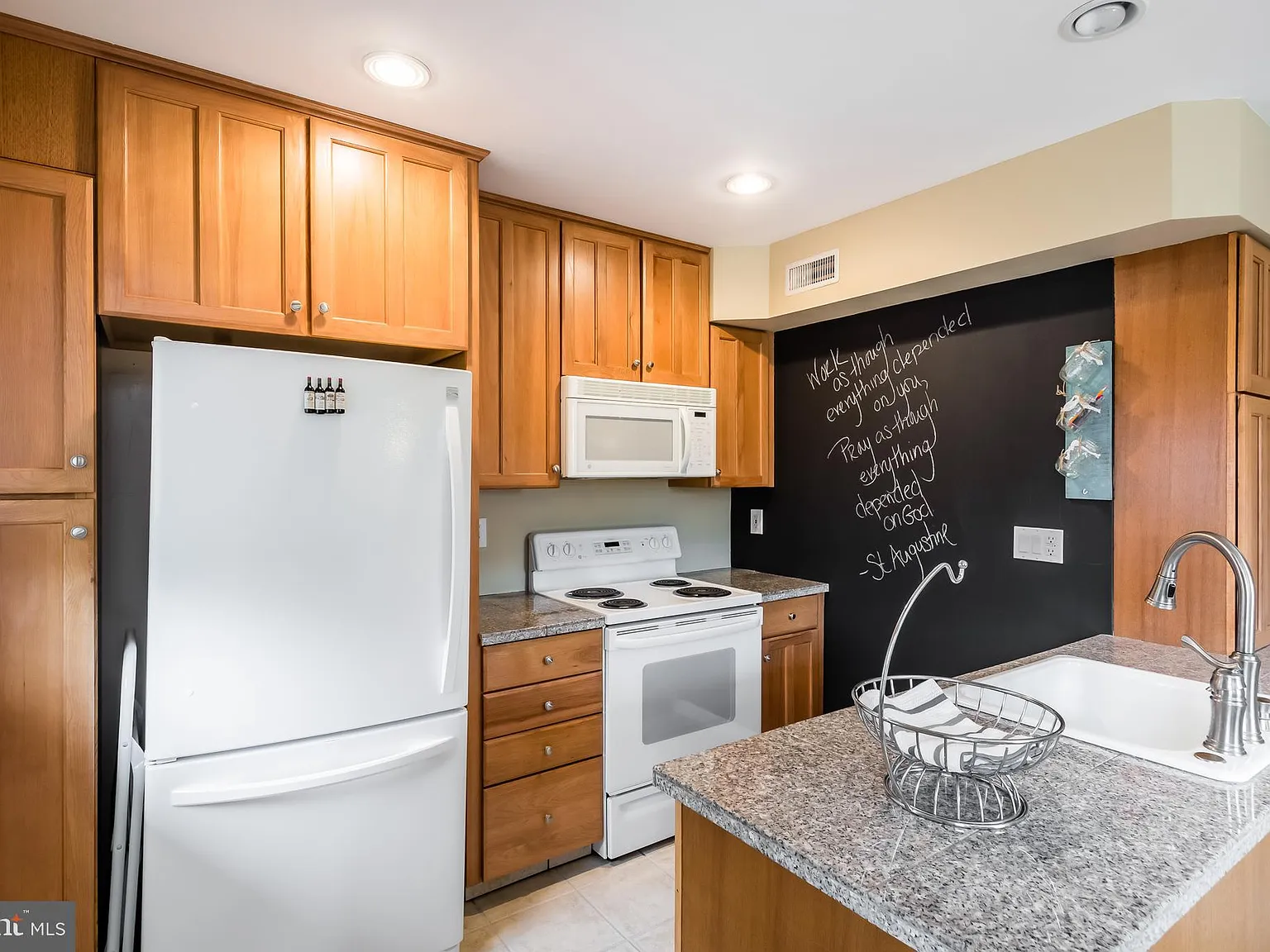 2 bed, 1.5 bath, 1232 sqft, $2,600 — Photo 4