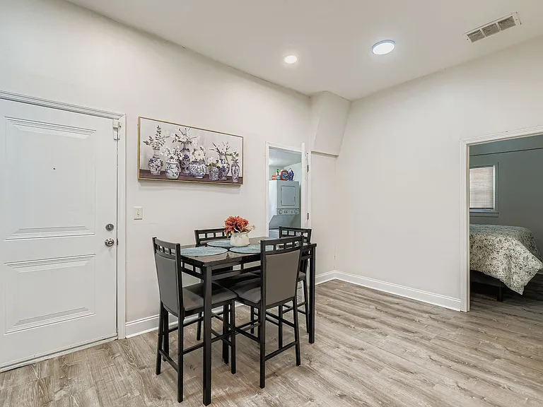62 Weyman Ave SW — Photo 21