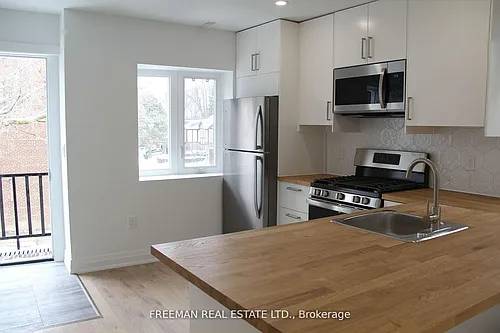 3449 Yonge St #2 Photo 1
