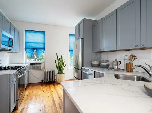 76 N 7th St, Brooklyn, NY 11249