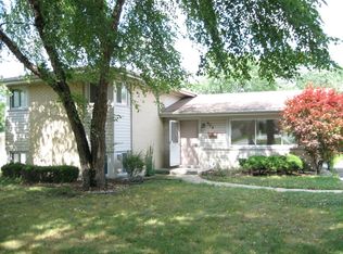 928 Daniel Dr, Bensenville, IL 60106