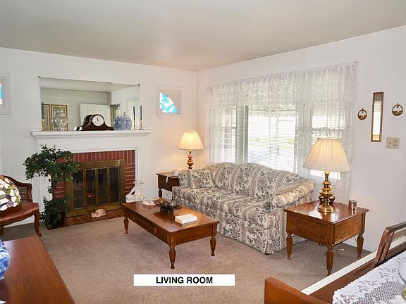 2nd image of 1404 Wilmore Dr