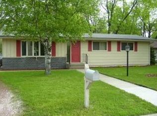721 Demarest Ave, Waupaca, WI 54981