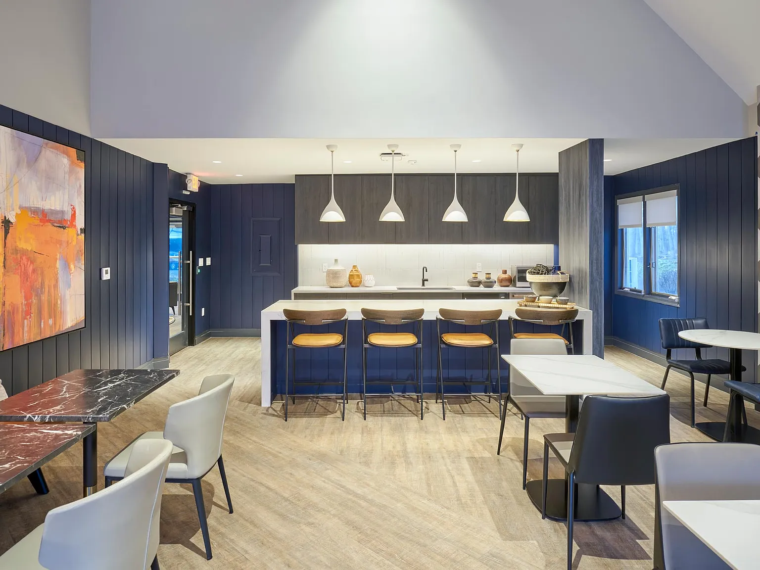 Canterbury Apartments — Photo 4