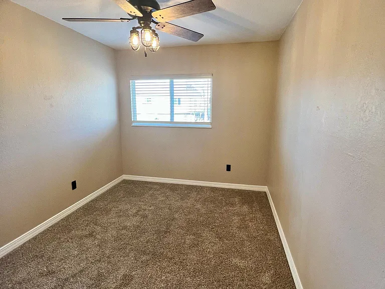 4922 Joseph Dr — Photo 7