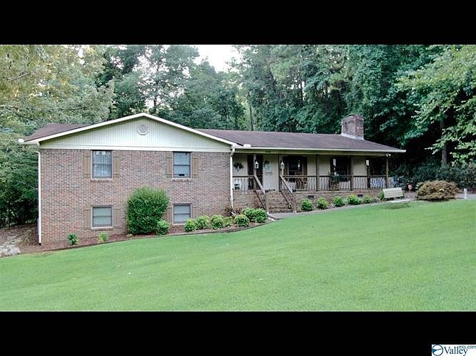 1st image of 116 Simmons Dr SE