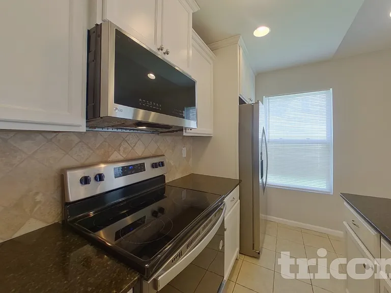 4201 Broadstairs Dr — Photo 6