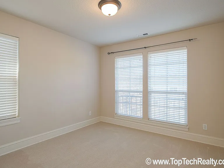 12750 NW Alsace Ln — Photo 17