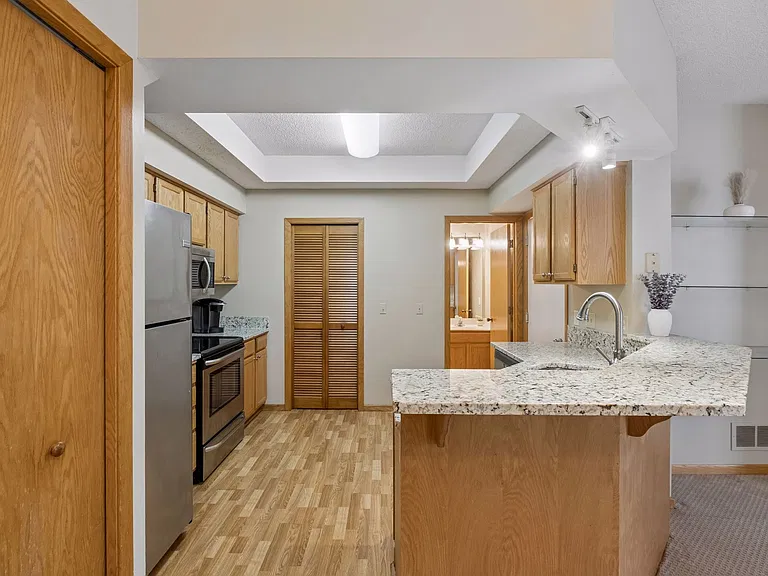 10934 Highland Rd — Photo 6