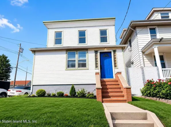 2011 Clove Rd, Staten Island, NY 10304