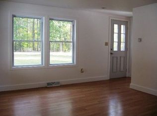 4 Foxtrot Dr, Farmington, NH 03835