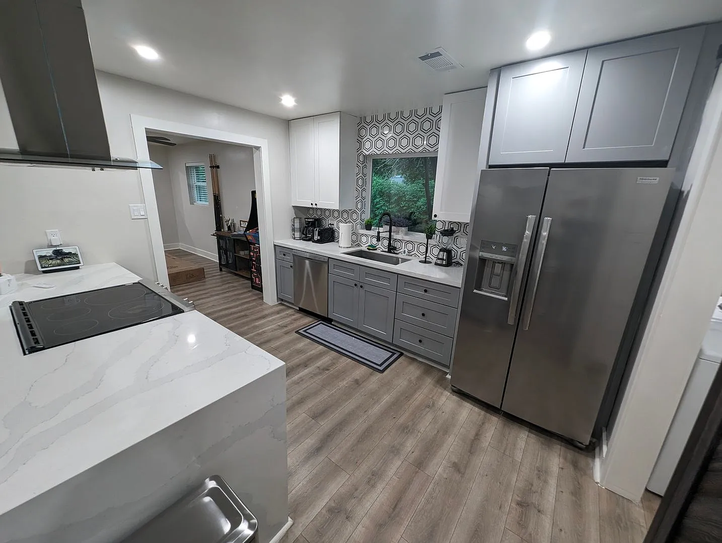 4 Bed 2 Bath — Photo 3