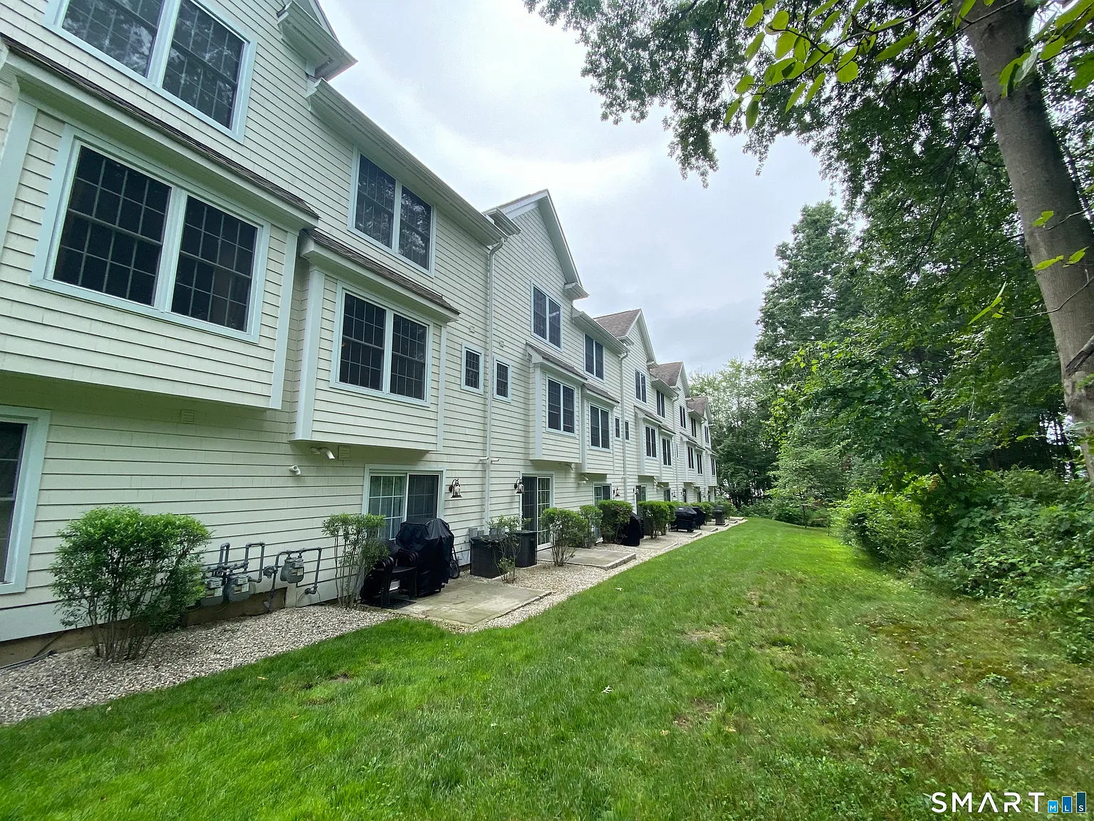 2 bed, 2.5 bath, 1710 sqft, $4,000 — Photo 2