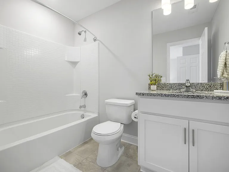 Alcott Eastpointe — Photo 14