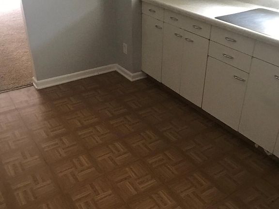 3rd image of 218 Sanford St