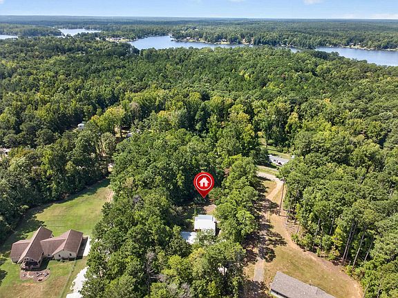 2nd image of 923 Crooked Creek Rd