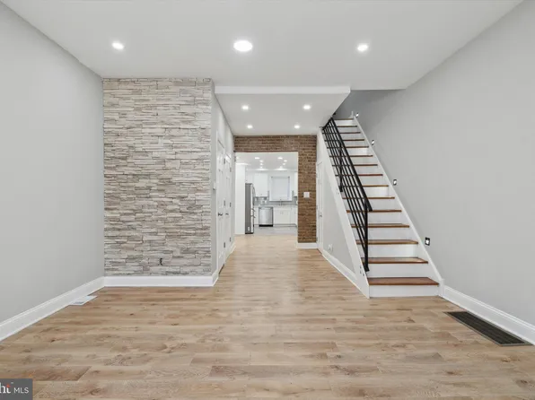 2434 S 3rd St, Philadelphia, PA 19148