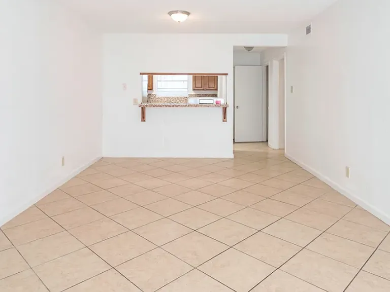 Sunset Grove Apartments — Photo 10