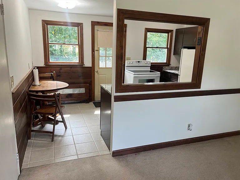12 Saran Ave #12 — Photo 4