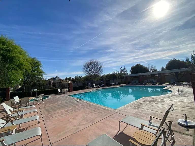 11818 Grecian Laurel Dr — Photo 26