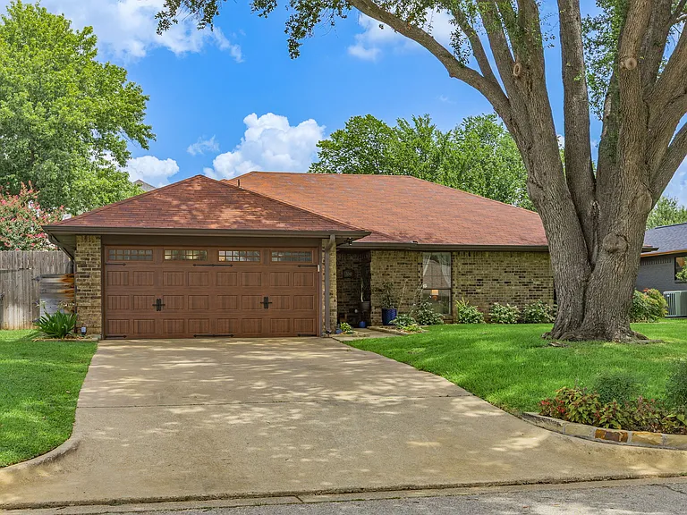 3040 Panhandle Dr — Photo 2