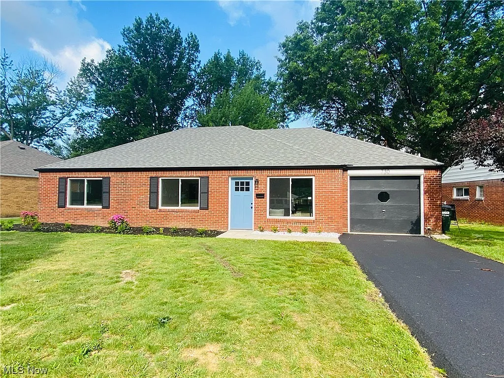 730 Sycamore Dr photo 1