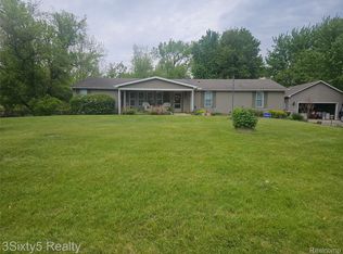 20950 Wahrman Rd, New Boston, MI 48164